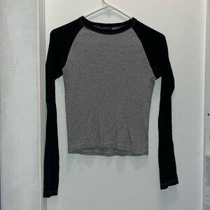 Brandy Melville Grey & Black Bella Long Sleeve Colorblock Top